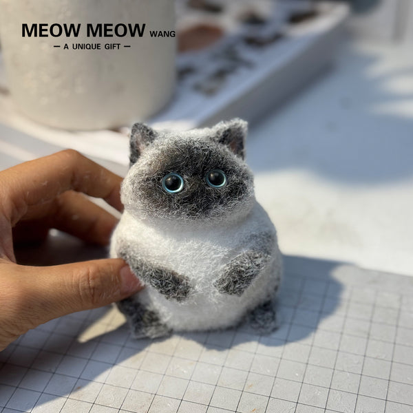 E011:Cute Mini Siamese Cat