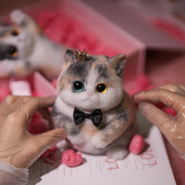 C38:A Three-Flower Cat With Different Pupils